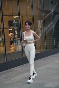 【精选街拍】Vol.3750 白色瑜伽运动装 [212P+5V-5.55GB]